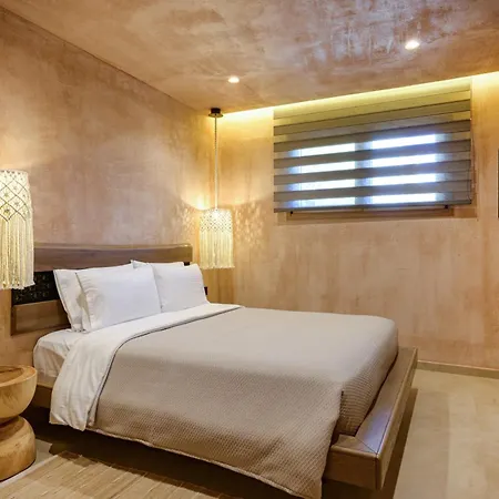 Apartahotel Salud 4*