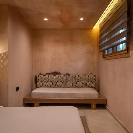 Salud Apartahotel 4*